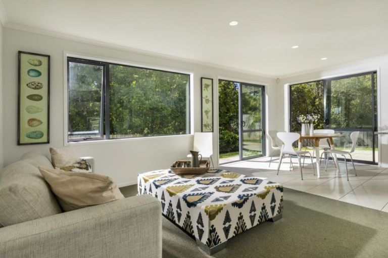 Photo of property in 3 Aberley Road, Schnapper Rock, Auckland, 0632