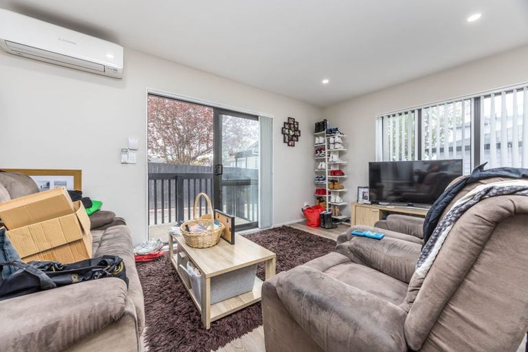 Photo of property in 33a Clendon Avenue, Papatoetoe, Auckland, 2025