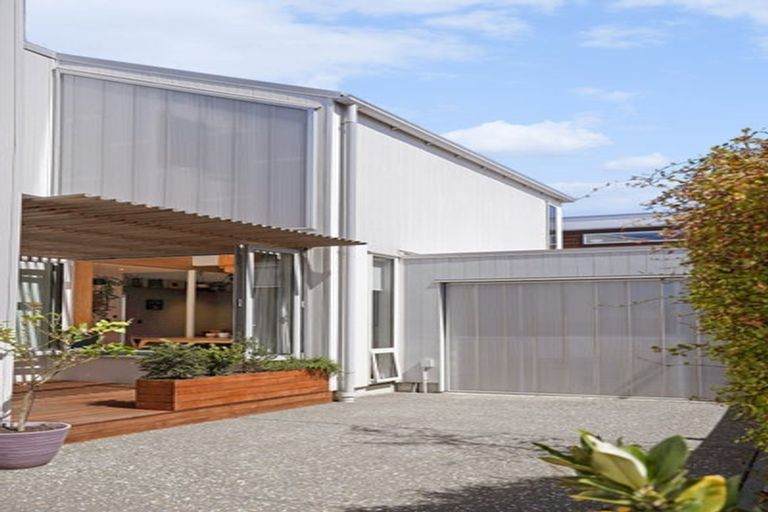 Photo of property in 132 Southampton Street, Sydenham, Christchurch, 8023
