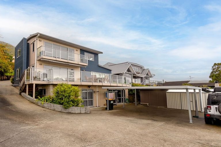 Photo of property in 48 Kotare Street, Waikanae, 5036