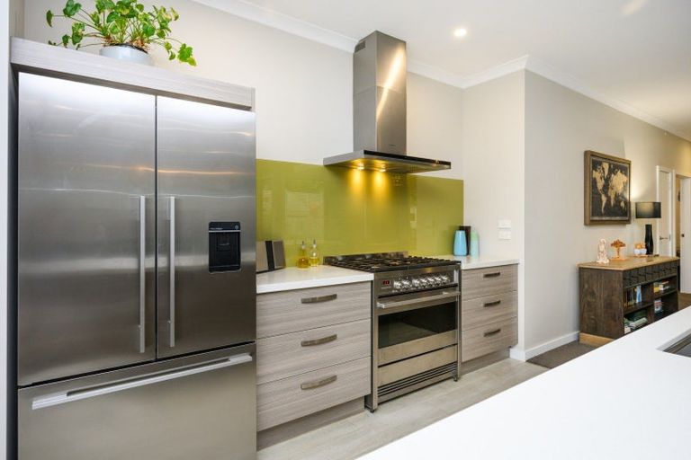 Photo of property in 5 Heritage Place, Terrace End, Palmerston North, 4410