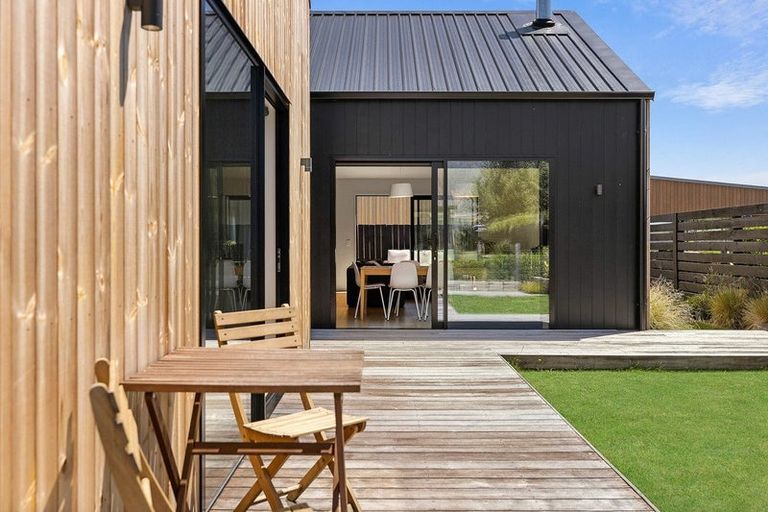 Photo of property in 12 Cleland Close, Wanaka, 9382