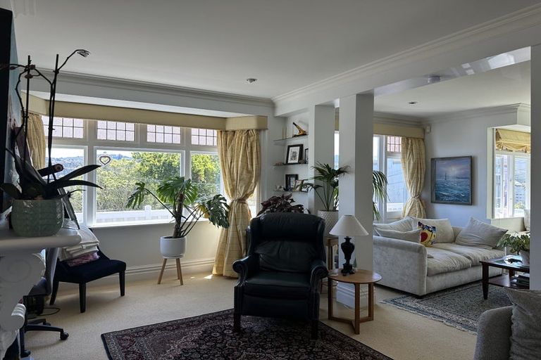 Photo of property in 6 Hawker Street, Mount Victoria, Wellington, 6011