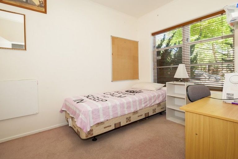 Photo of property in 2 Volkner Grove, Waterloo, Lower Hutt, 5011