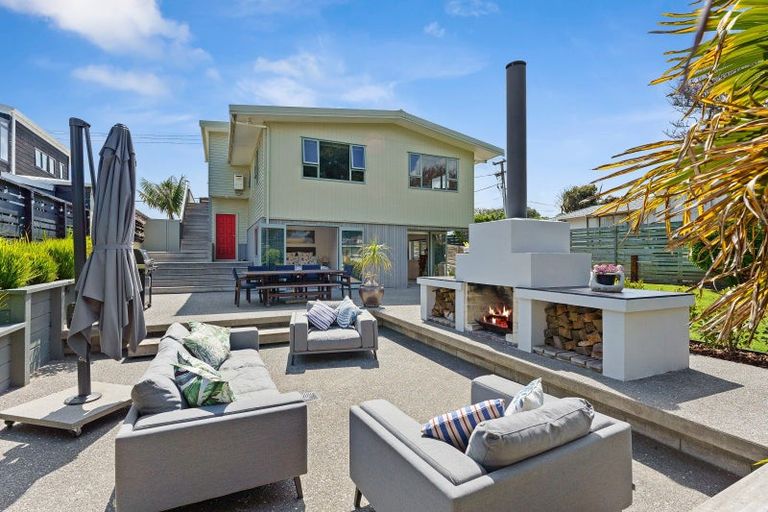 Photo of property in 4 Tahi Road, Paraparaumu Beach, Paraparaumu, 5032