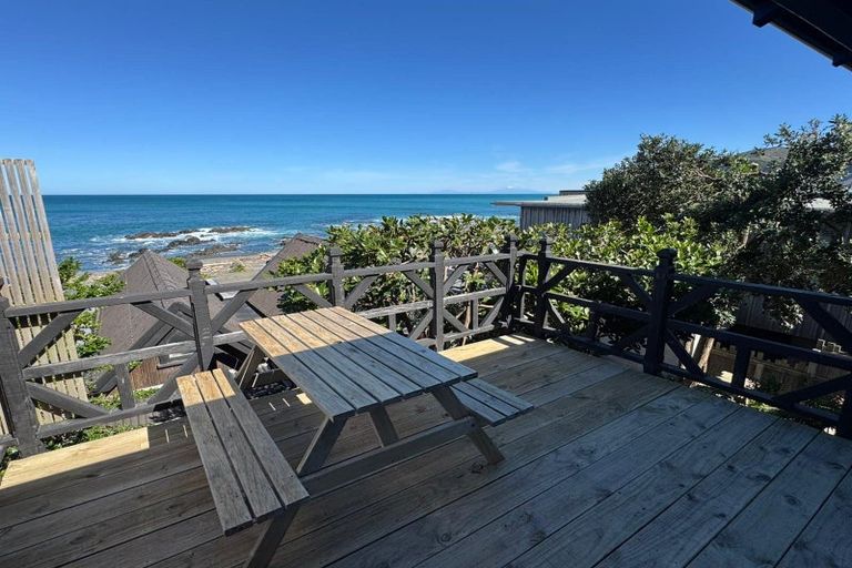 Photo of property in 174 Owhiro Bay Parade, Owhiro Bay, Wellington, 6023