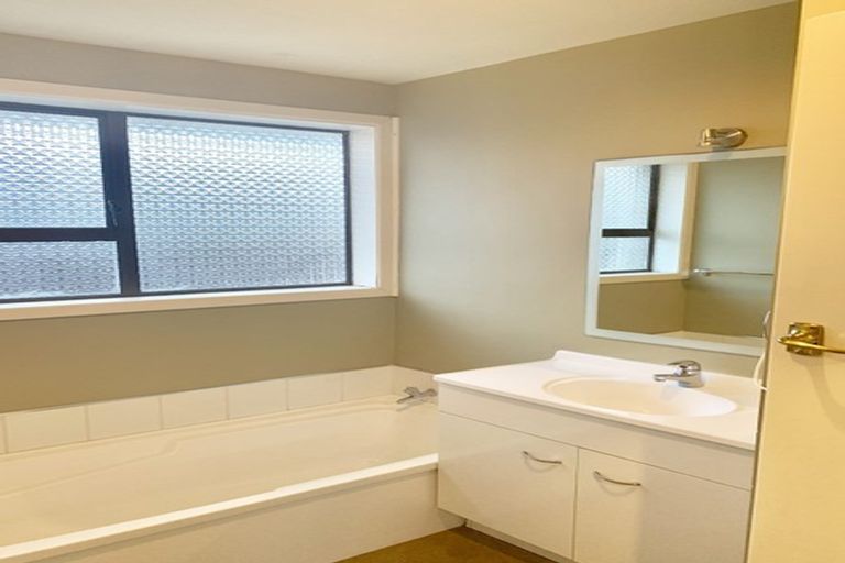 Photo of property in 88 Staveley Street, Avonhead, Christchurch, 8042