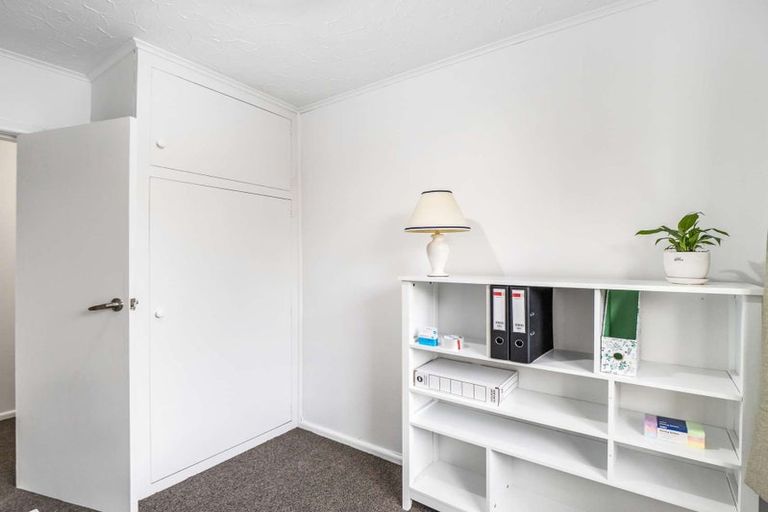 Photo of property in 402 Yaldhurst Road, Russley, Christchurch, 8042