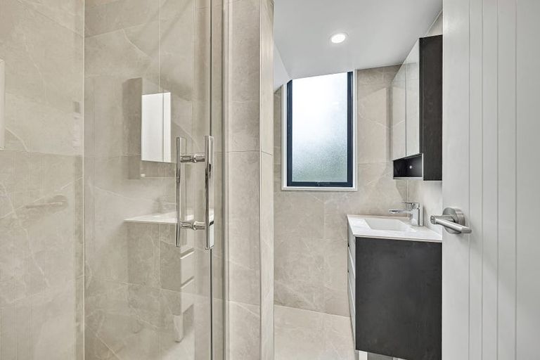Photo of property in 5/163 Edmonton Road, Te Atatu South, Auckland, 0610