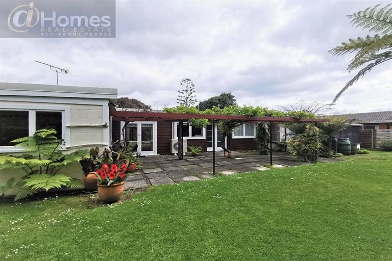 Photo of property in 10 Manuka Street, Orewa, 0931
