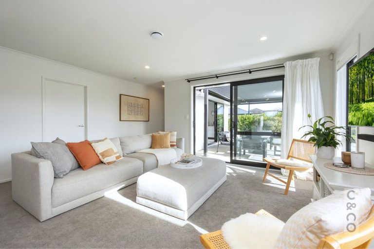 Photo of property in 19 Pohutukawa Parade, Riverhead, 0820