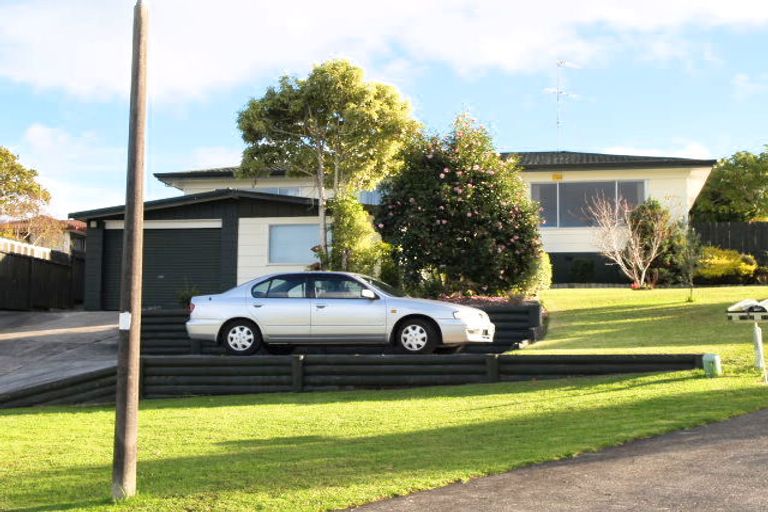 Photo of property in 8 Sherie Place, Howick, Auckland, 2014