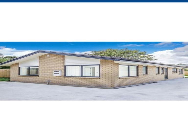 Photo of property in 35b Awaroa Road, Sunnyvale, Auckland, 0612