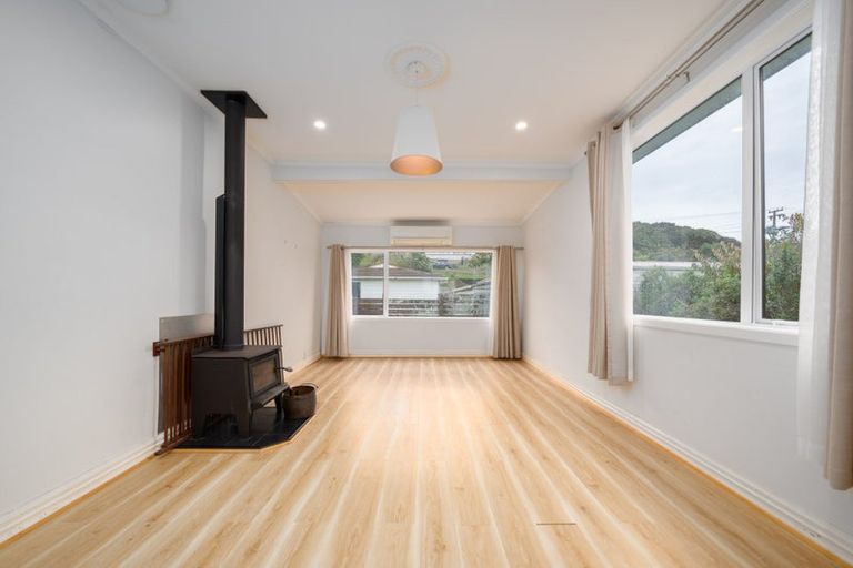Photo of property in 71 Clifford Road, Johnsonville, Wellington, 6037