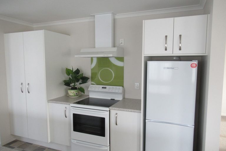 Photo of property in Trackside Villas, 91/2 Mako Mako Road, Levin, 5510