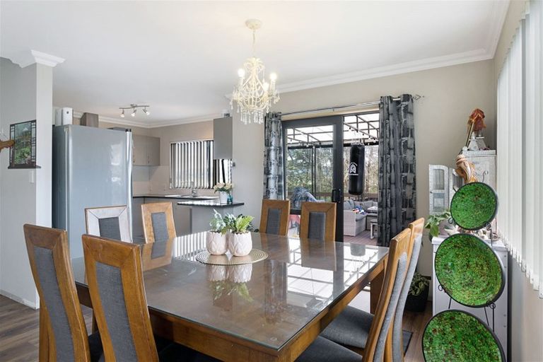 Photo of property in 24 Gordon Stanley Drive, Massey, Auckland, 0614