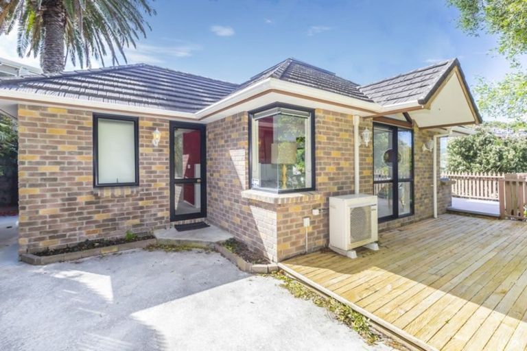 Photo of property in 48 Tio Tio Road, Miramar, Wellington, 6022