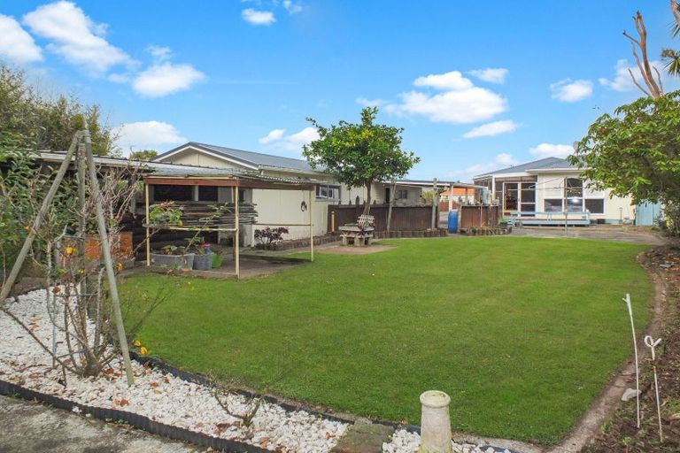 Photo of property in 18 Hulke Street, Foxton, 4814