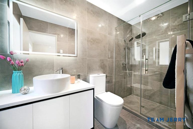 Photo of property in 21 Knockanara Drive, Flat Bush, Auckland, 2019