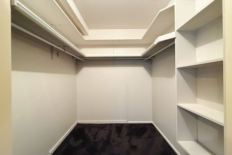 Photo of property in 2/252 East Coast Road, Forrest Hill, Auckland, 0620