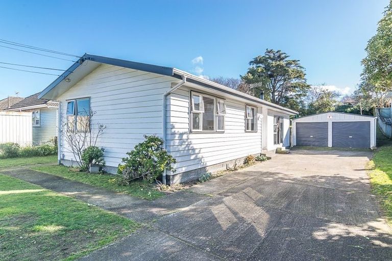 Photo of property in 39 Gray Avenue, Paraparaumu Beach, Paraparaumu, 5032