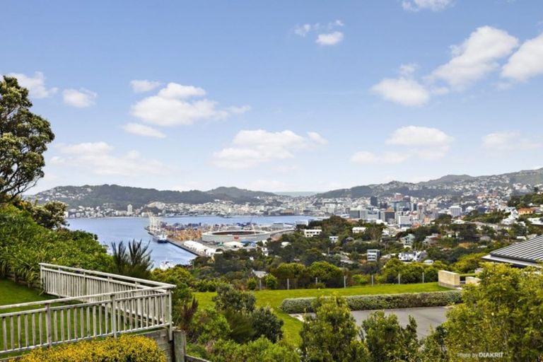 Photo of property in 52 Waru Street, Khandallah, Wellington, 6035