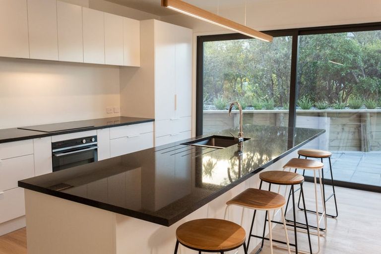 Photo of property in 4 Black Rock Road, Newlands, Wellington, 6037