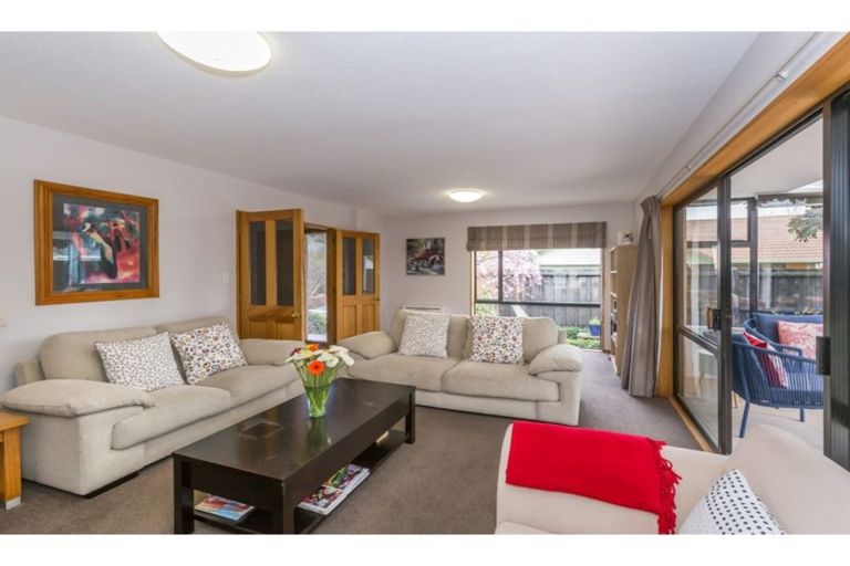 Photo of property in 8 Herbs Place, Cashmere, Christchurch, 8022