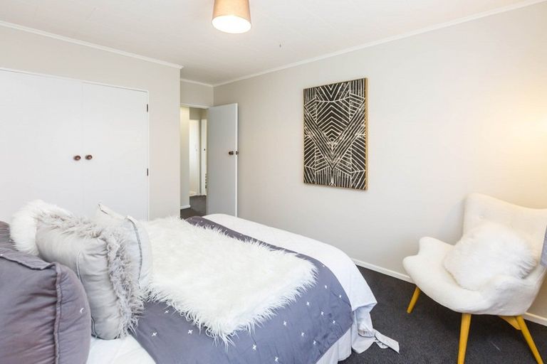 Photo of property in 21f1- Roband Crescent, Brown Owl, Upper Hutt, 5018