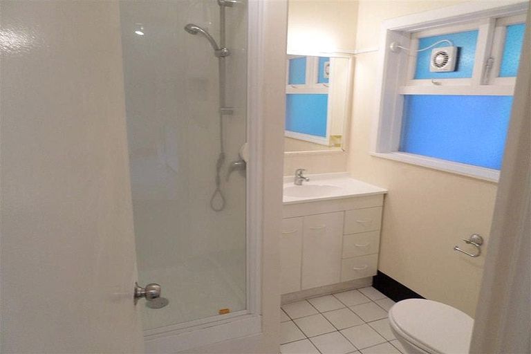 Photo of property in Parkland Flats, 16/51u Adams Terrace, Kelburn, Wellington, 6021