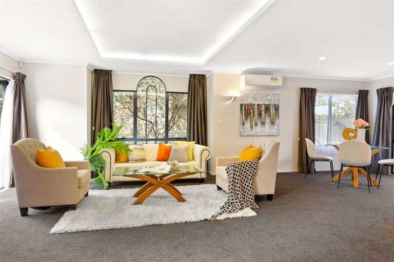 Photo of property in 1/22 Lagoon Way, West Harbour, Auckland, 0618