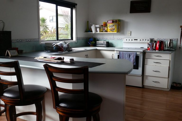 Photo of property in 57 Holmes Drive South, Massey, Auckland, 0614