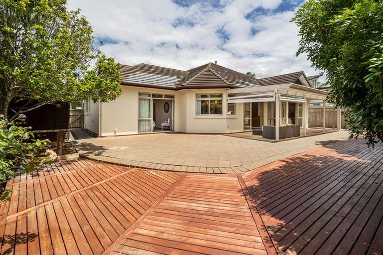 Photo of property in 11 English Oak Drive, Schnapper Rock, Auckland, 0632