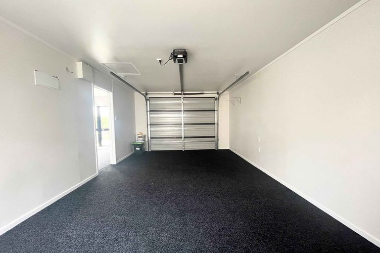 Photo of property in 16 Ebony Place, Massey, Auckland, 0614