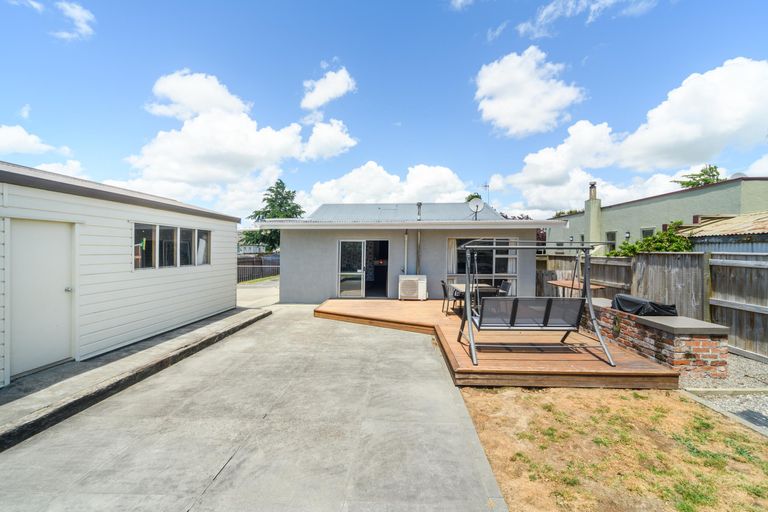 Photo of property in 18 Edwards Place, Terrace End, Palmerston North, 4410