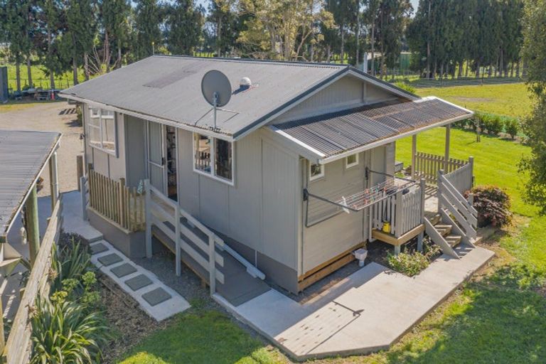 Photo of property in 13 Boulton Road, Levin, 5510