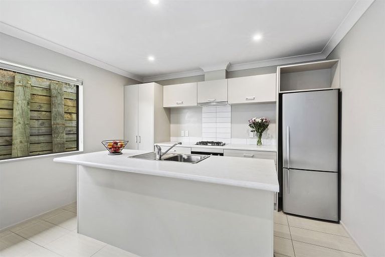 Photo of property in 18 Moonsail Drive, Whitby, Porirua, 5024