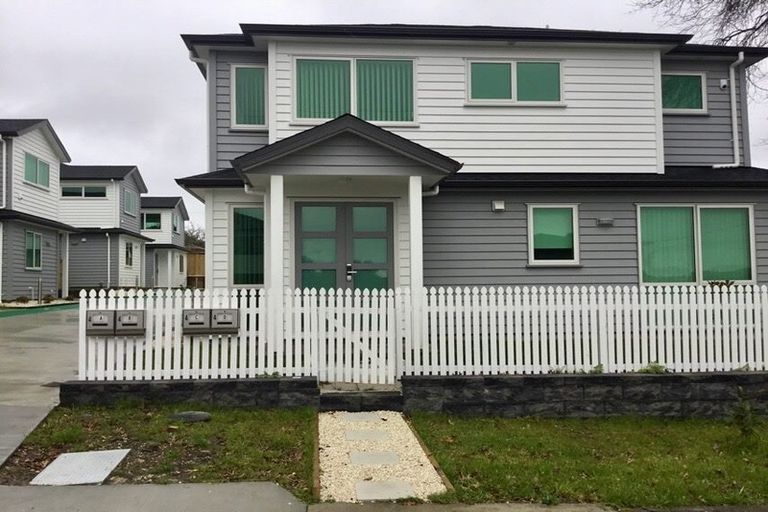 Photo of property in 4a Sherwood Avenue, Te Atatu South, Auckland, 0610