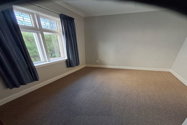 Photo of property in 142 Russell Terrace, Berhampore, Wellington, 6023