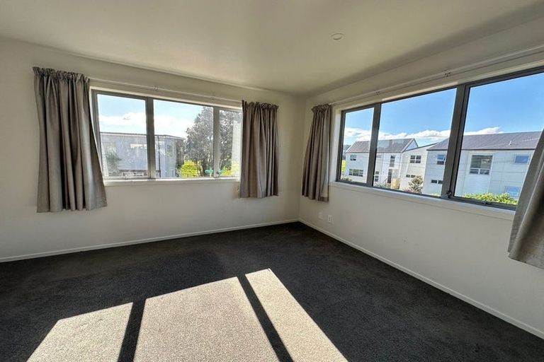 Photo of property in 30 Barber Grove, Moera, Lower Hutt, 5010