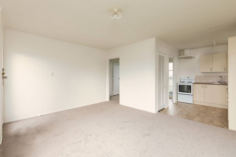 Photo of property in 2/28 Copley Street, New Lynn, Auckland, 0600