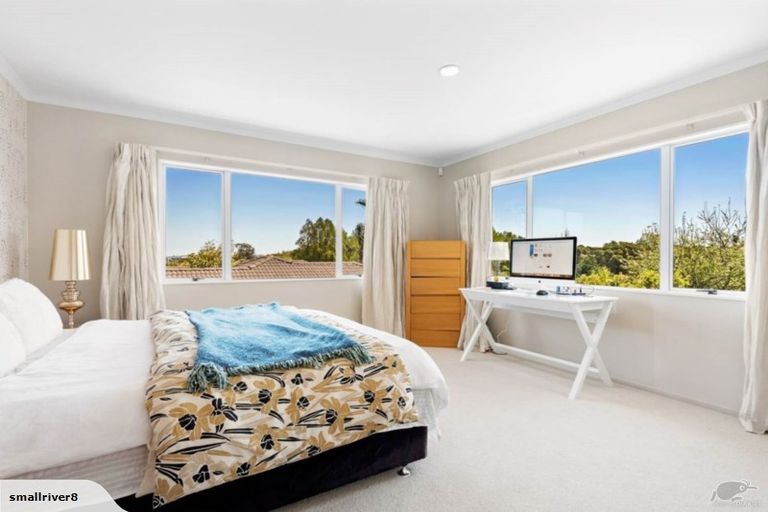 Photo of property in 22 John Brooke Crescent, East Tamaki Heights, Auckland, 2016