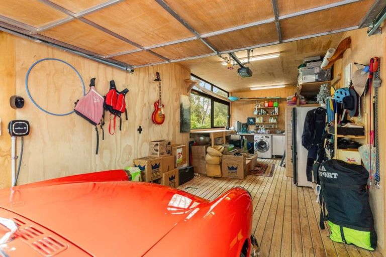 Photo of property in 77 Huia Road, Titirangi, Auckland, 0604