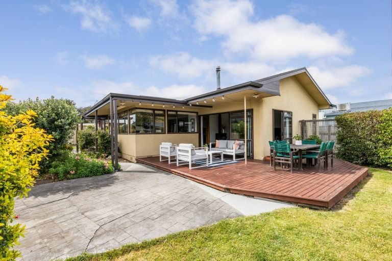 Photo of property in 12 Church Road, Taradale, Napier, 4112