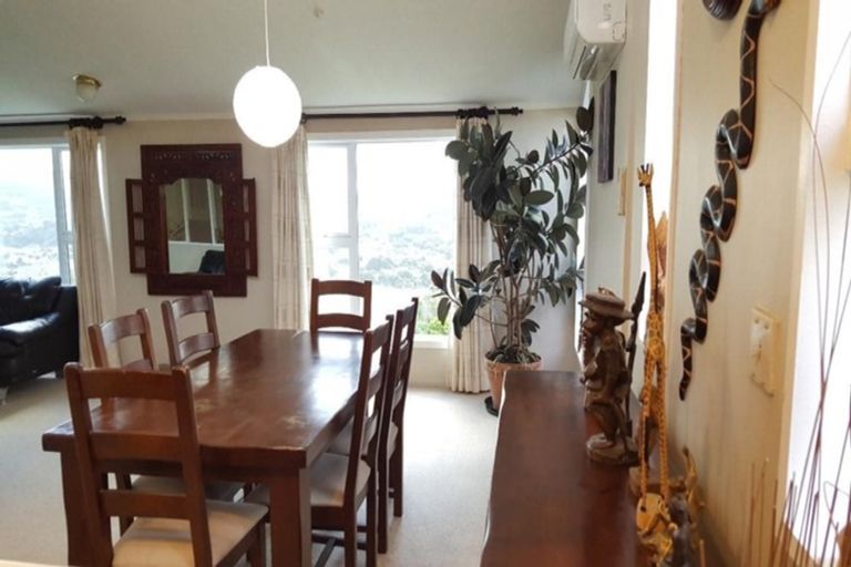 Photo of property in 20 Quigley Street, Newlands, Wellington, 6037