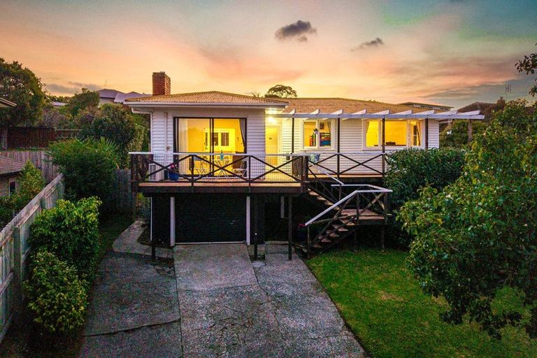 Photo of property in 2 Seine Road, Forrest Hill, Auckland, 0620