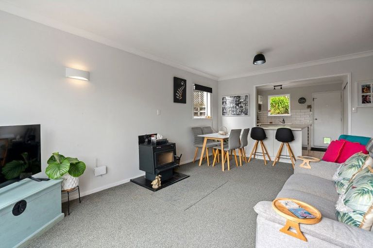Photo of property in 3/49 Mandalay Terrace, Khandallah, Wellington, 6035
