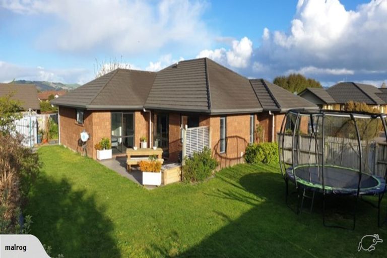 Photo of property in 6a Rose Leigh Drive, Cambridge, 3434