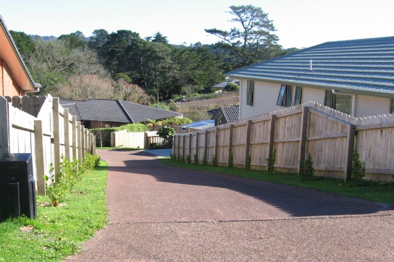 Photo of property in 58 View Ridge Drive, Ranui, Auckland, 0612