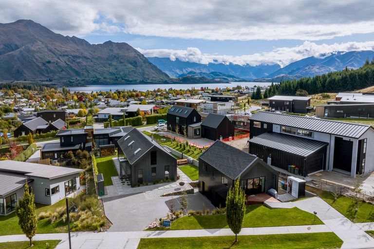 Photo of property in 5 Mills Road, Wanaka, 9305